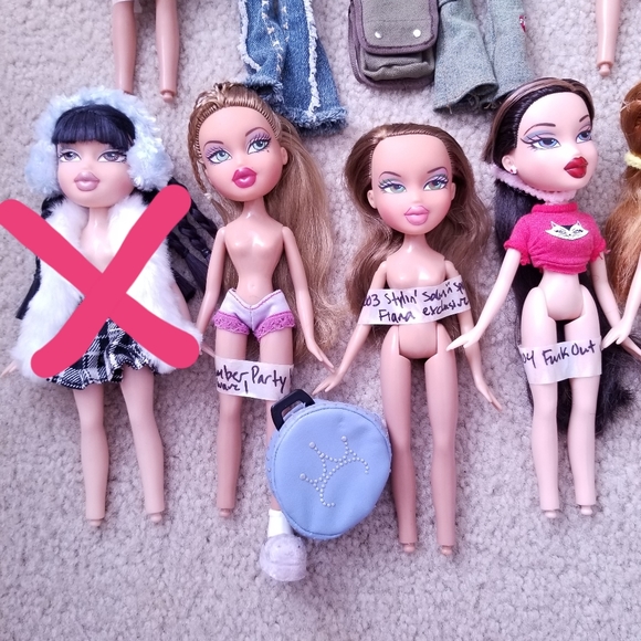 💫 Various Bratz Dolls and Bratz Clothes and Accessories in my closet!💫 - Picture 4 of 5